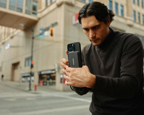 Photo by <a href="https://unsplash.com/@samsungmemory" rel="nofollow">Samsung Memory</a> on <a href="https://unsplash.com/?utm_source=hostinger&utm_medium=referral" rel="nofollow">Unsplash</a> 