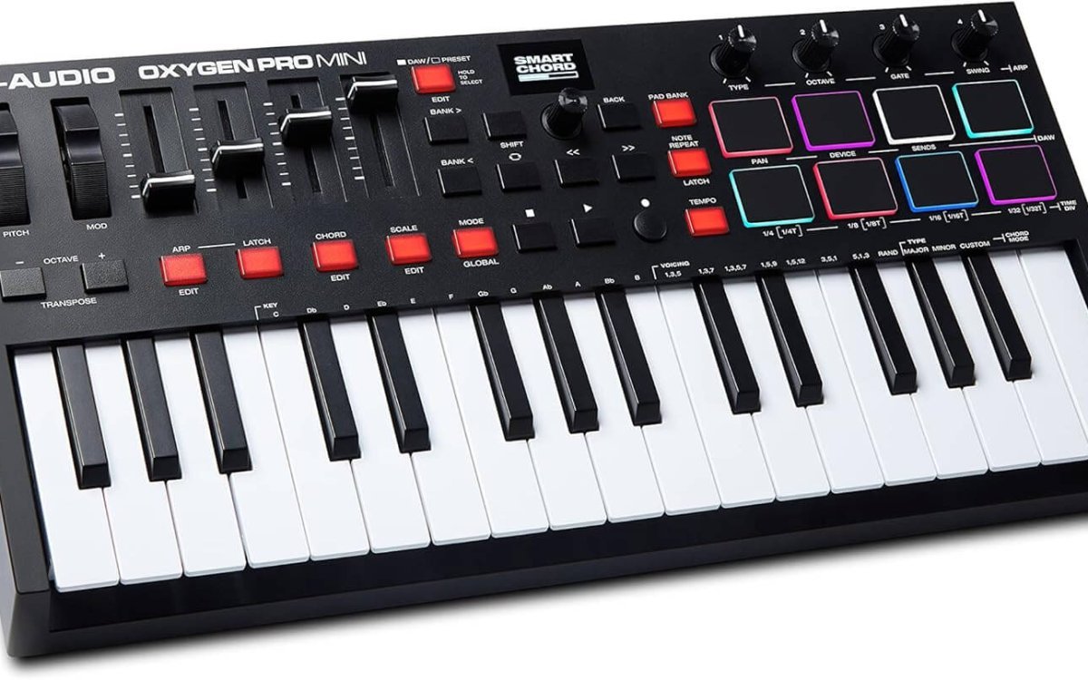 M-Audio Oxygen Pro Mini – 32 Key USB MIDI Keyboard Controller With Beat Pads, MIDI assignable Knobs